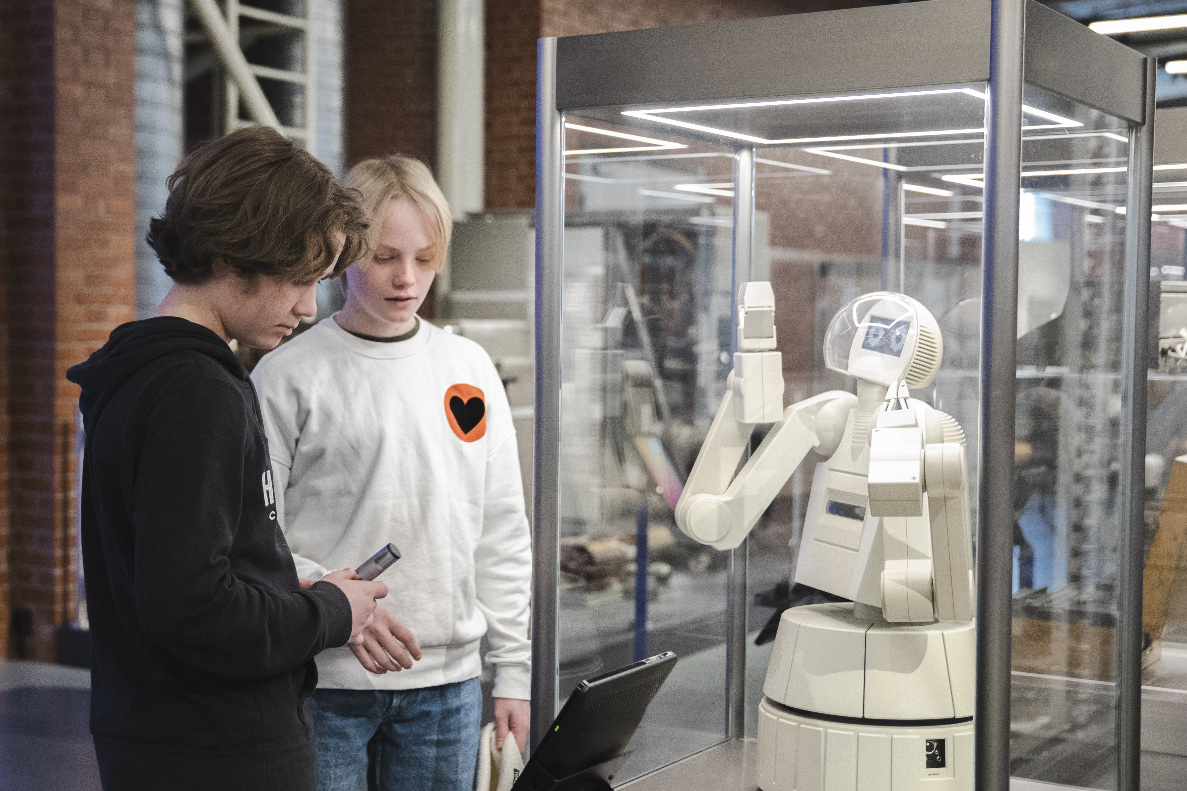 Skolebarn fikk teste Teknisk Museums nye utstilling dagen før åpning (Foto: Teknisk Museum)